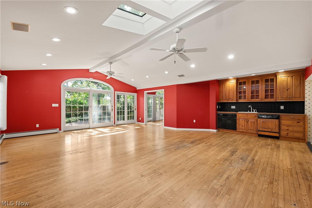 1385 Queen Annes Gate Westlake OH 44145