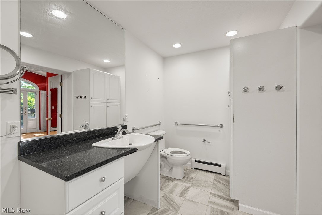 1385 Queen Annes Gate Westlake OH 44145