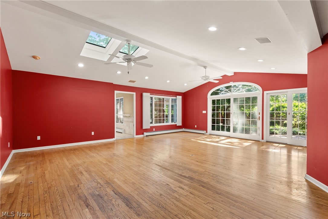 1385 Queen Annes Gate Westlake OH 44145
