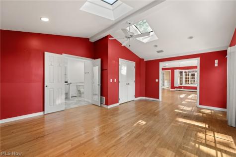 1385 Queen Annes Gate Westlake OH 44145