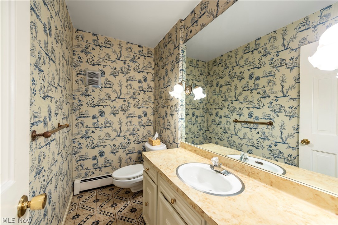 1385 Queen Annes Gate Westlake OH 44145