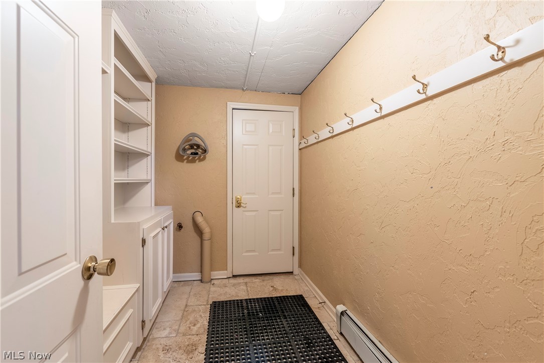 1385 Queen Annes Gate Westlake OH 44145