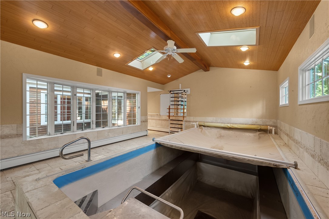 1385 Queen Annes Gate Westlake OH 44145