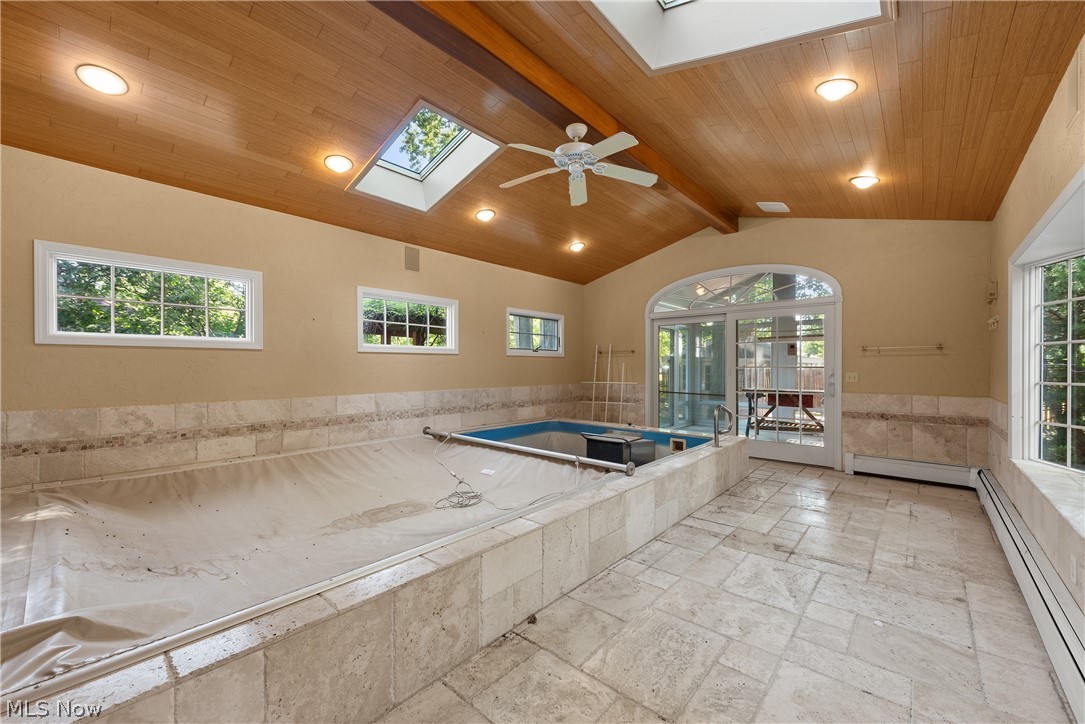 1385 Queen Annes Gate Westlake OH 44145