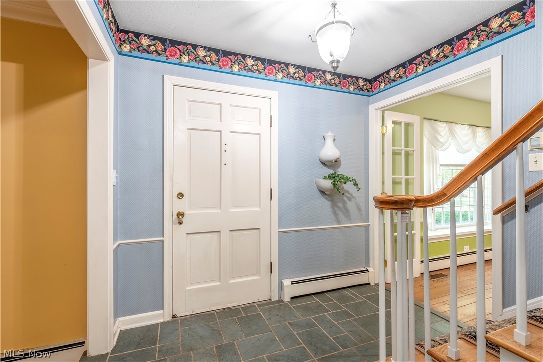 1385 Queen Annes Gate Westlake OH 44145