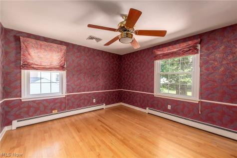 1385 Queen Annes Gate Westlake OH 44145