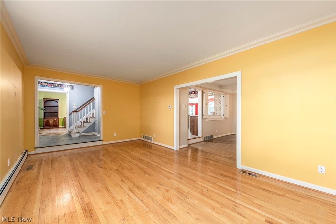 1385 Queen Annes Gate Westlake OH 44145