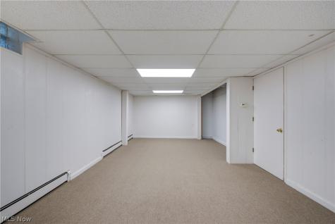 1385 Queen Annes Gate Westlake OH 44145