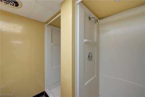 1385 Queen Annes Gate Westlake OH 44145