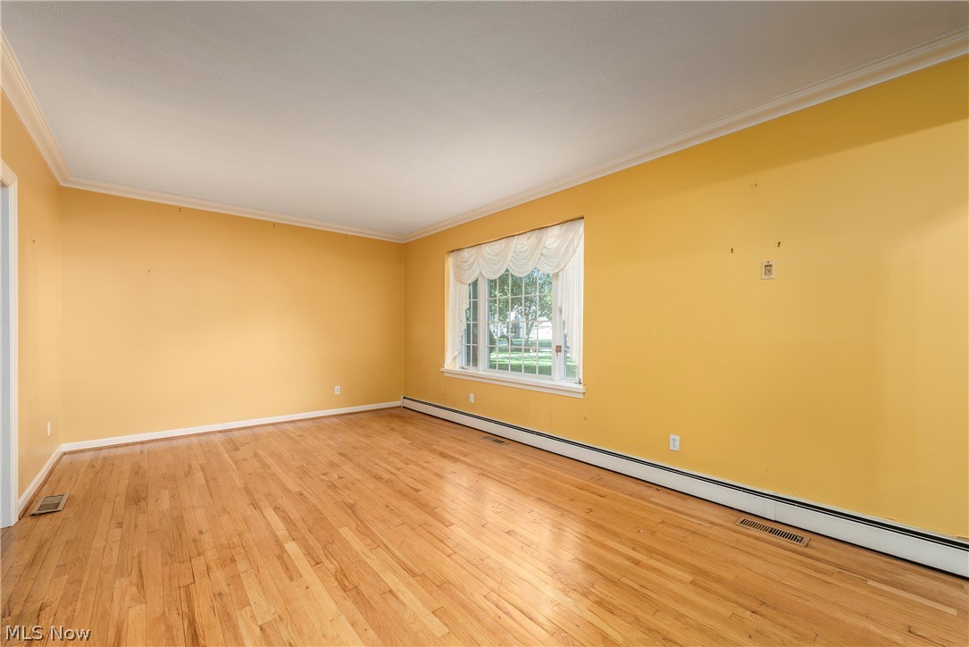 1385 Queen Annes Gate Westlake OH 44145