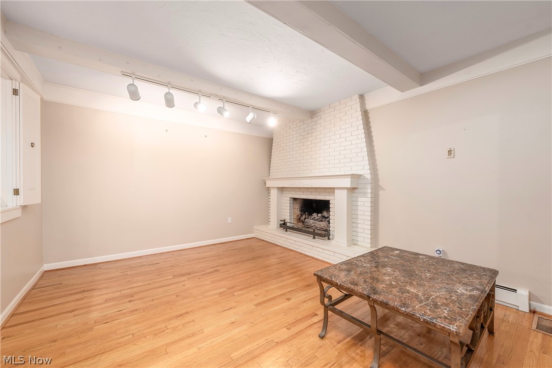 1385 Queen Annes Gate Westlake OH 44145