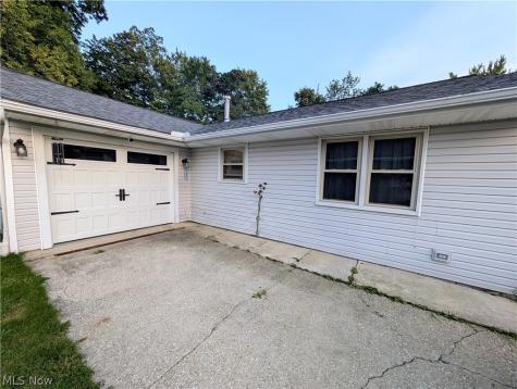 4885 Robinwood Drive Mentor OH 44060