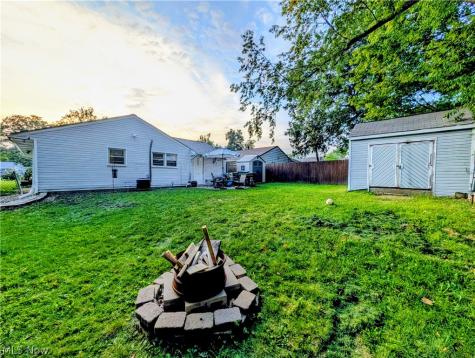 4885 Robinwood Drive Mentor OH 44060