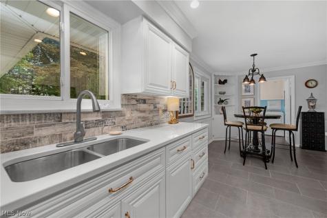 5323 Evergreen Drive North Olmsted OH 44070