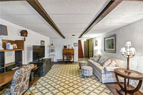 5323 Evergreen Drive North Olmsted OH 44070