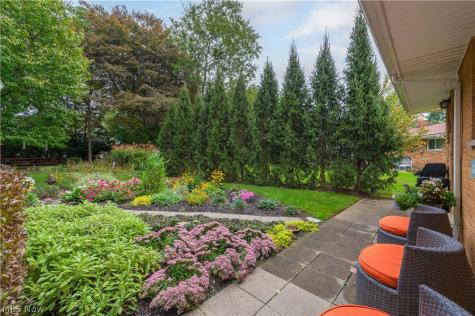 5323 Evergreen Drive North Olmsted OH 44070