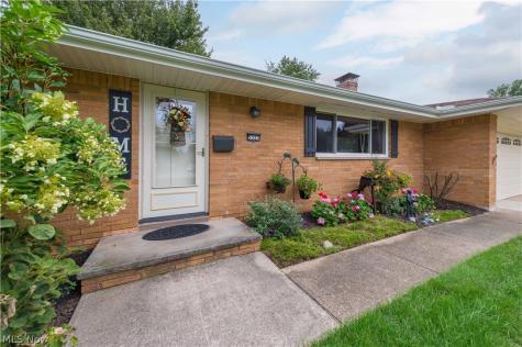 5323 Evergreen Drive North Olmsted OH 44070