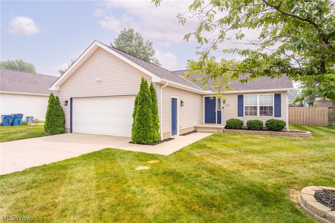 2293 Stonepath Street Lorain OH 44052
