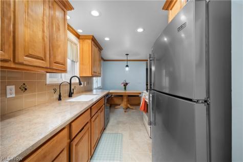 24231 Fairlawn Drive North Olmsted OH 44070