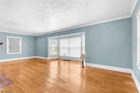 272 Outlook Avenue Youngstown OH 44504