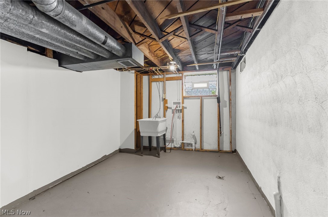 272 Outlook Avenue Youngstown OH 44504