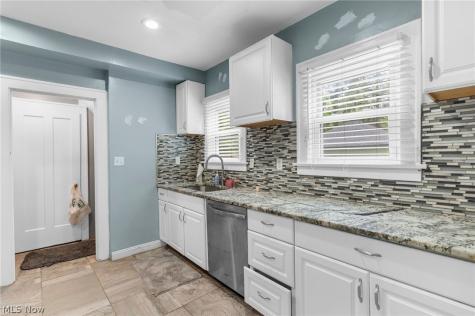 272 Outlook Avenue Youngstown OH 44504