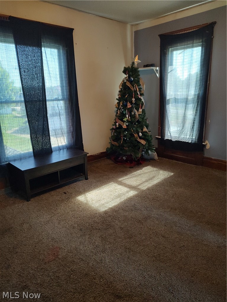 160 Neighbor Street Newcomerstown OH 43832
