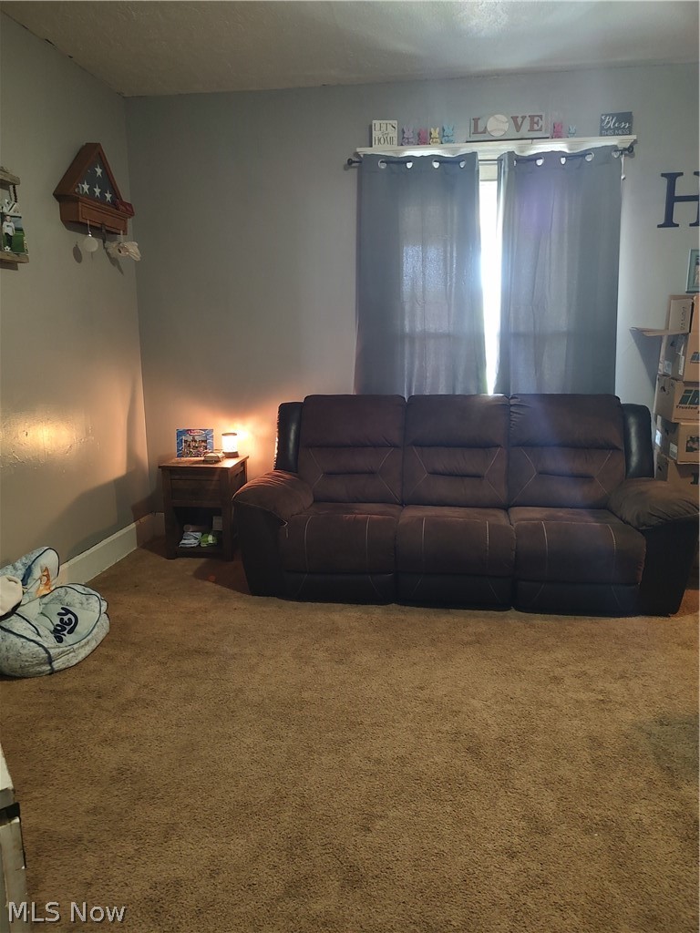 160 Neighbor Street Newcomerstown OH 43832