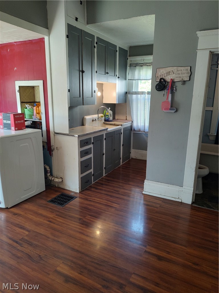 160 Neighbor Street Newcomerstown OH 43832