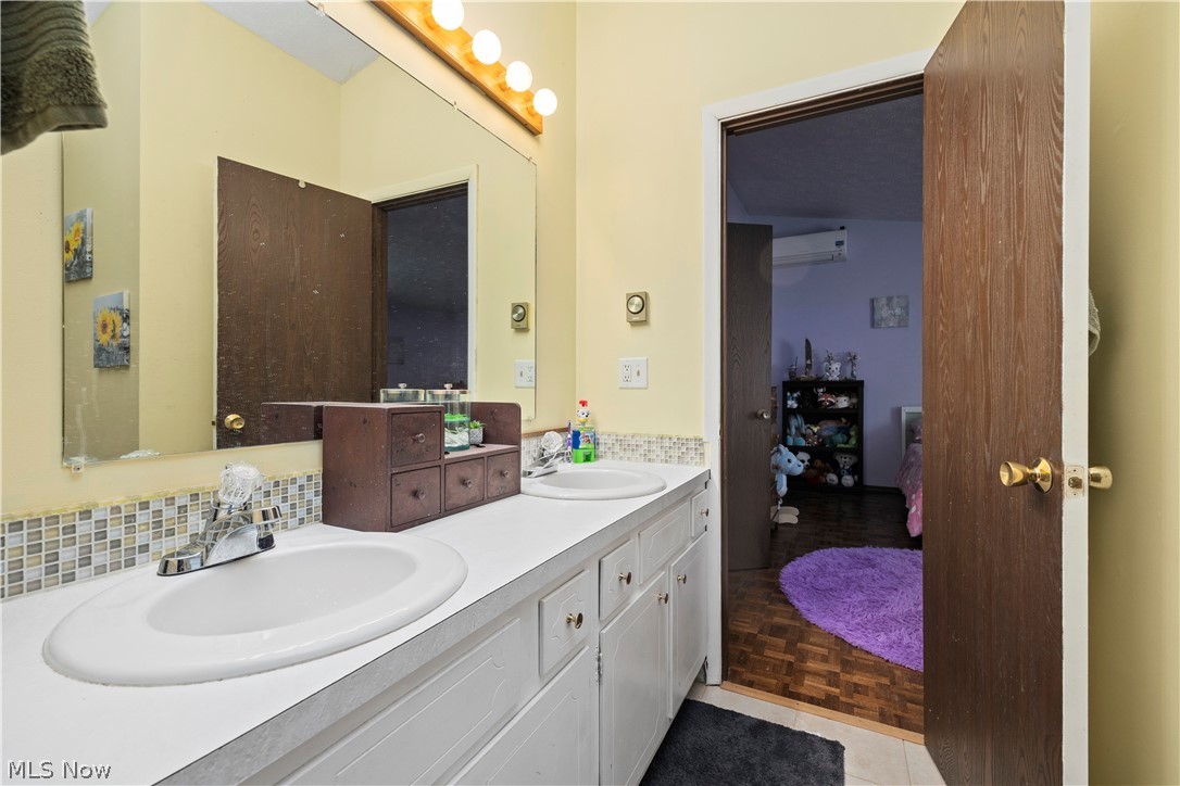 2565 Abbe Road Sheffield Village OH 44054