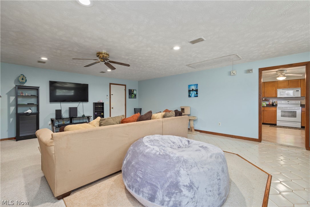 2565 Abbe Road Sheffield Village OH 44054