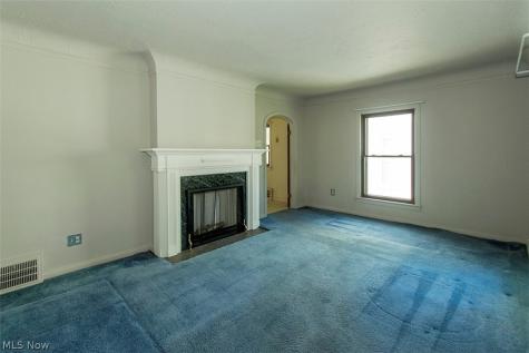 16305 Elsienna Avenue Cleveland OH 44135