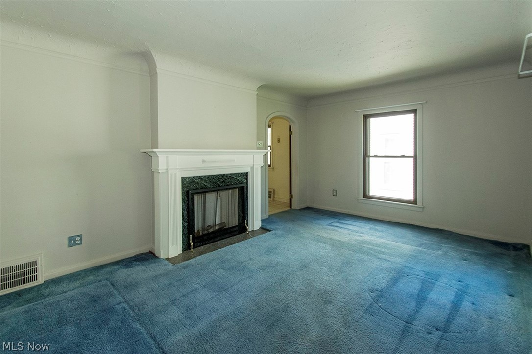 16305 Elsienna Avenue Cleveland OH 44135