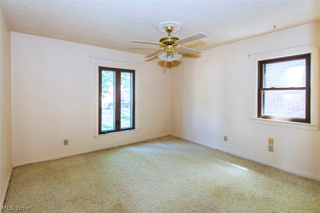 16305 Elsienna Avenue Cleveland OH 44135