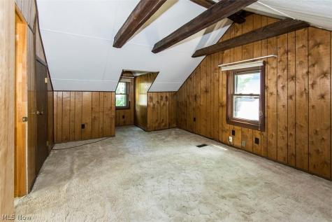16305 Elsienna Avenue Cleveland OH 44135