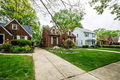 16305 Elsienna Avenue Cleveland OH 44135