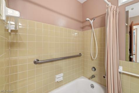 6503 Regency Drive Parma OH 44129