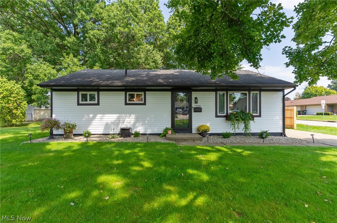 1584 Ridgewood Drive Salem OH 44460