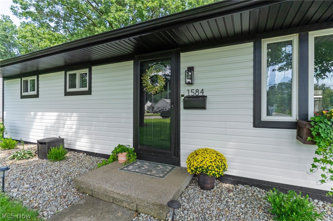 1584 Ridgewood Drive Salem OH 44460