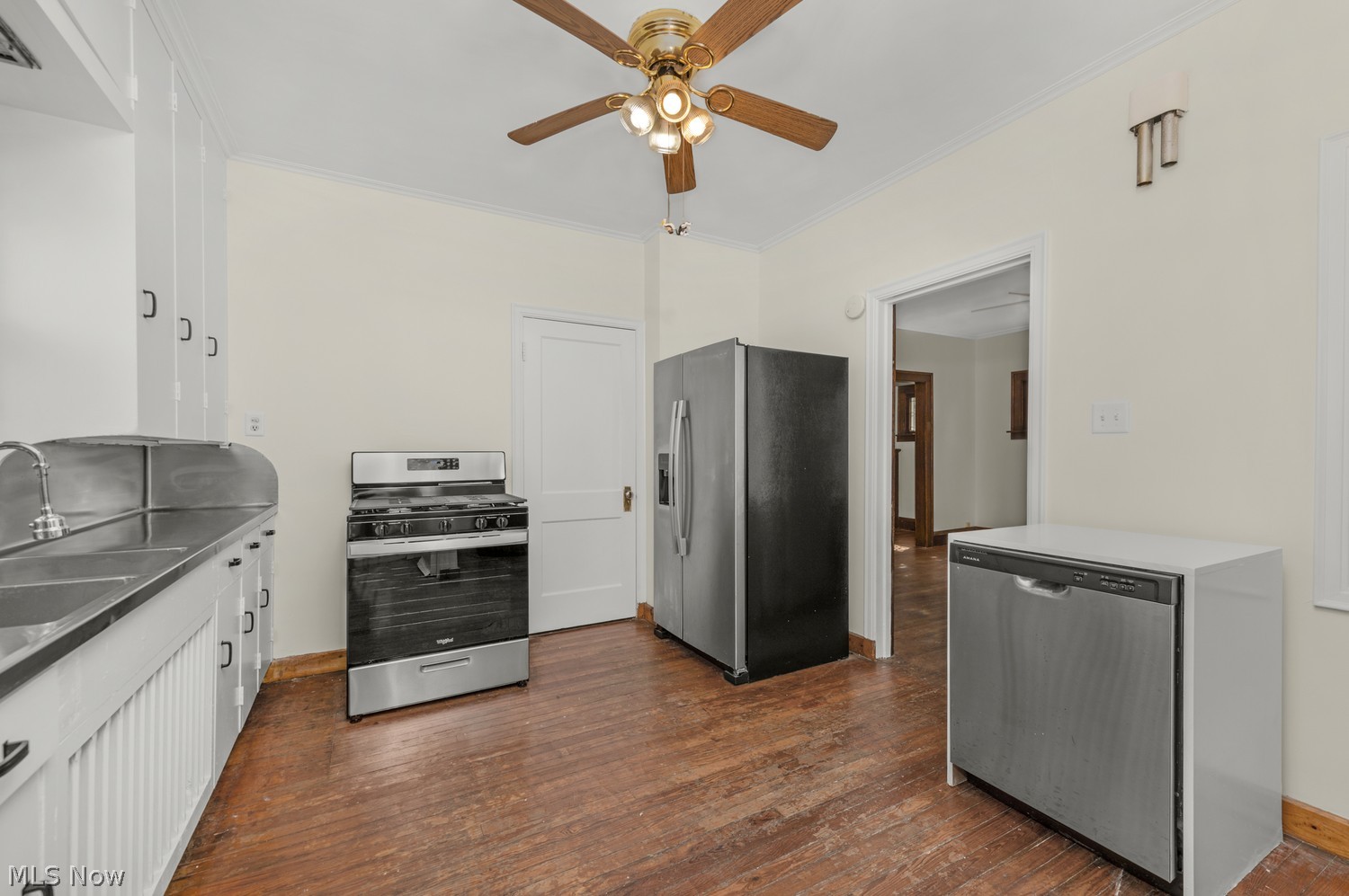 1592 Northland Avenue Lakewood OH 44107