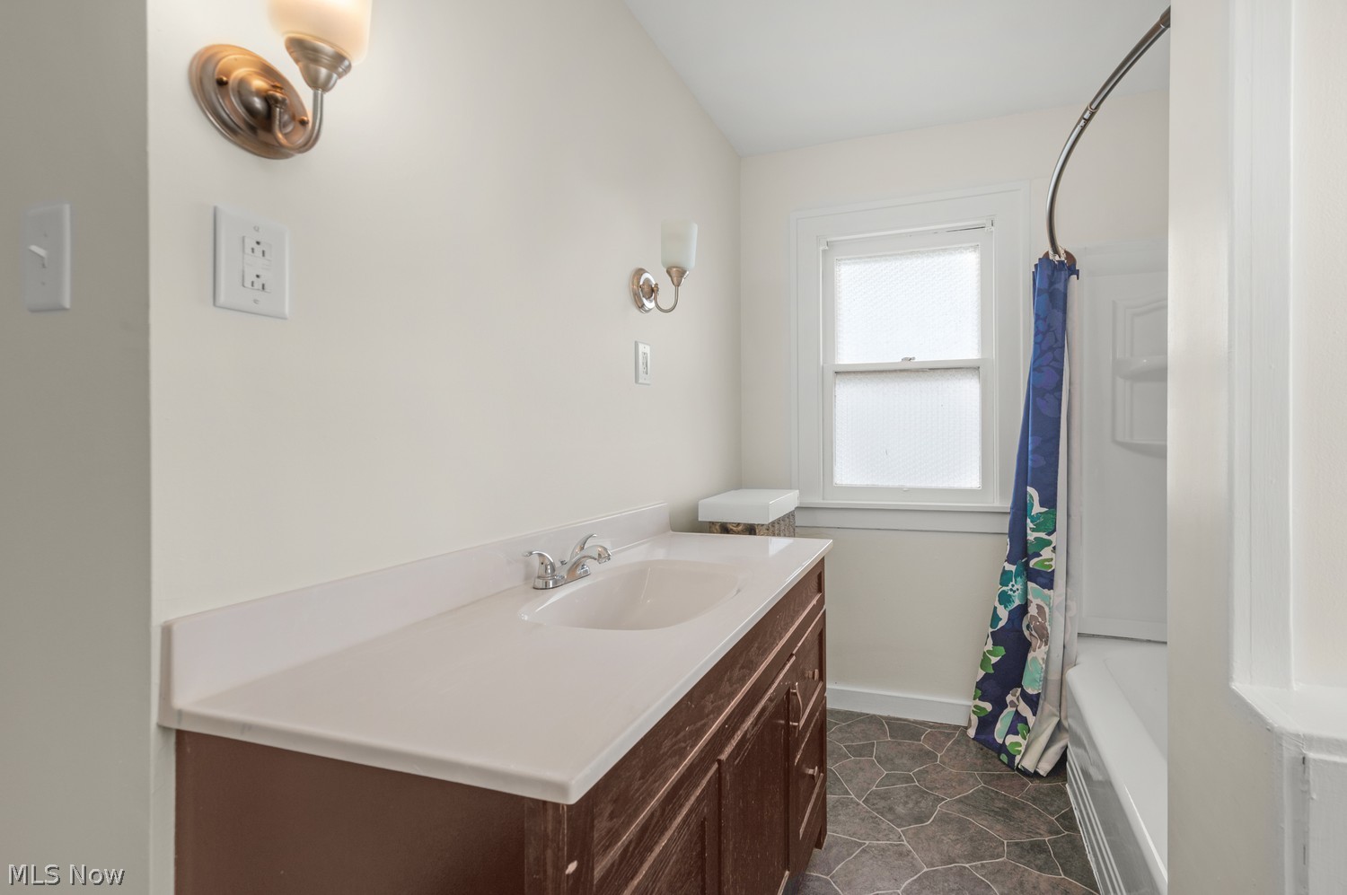 1592 Northland Avenue Lakewood OH 44107