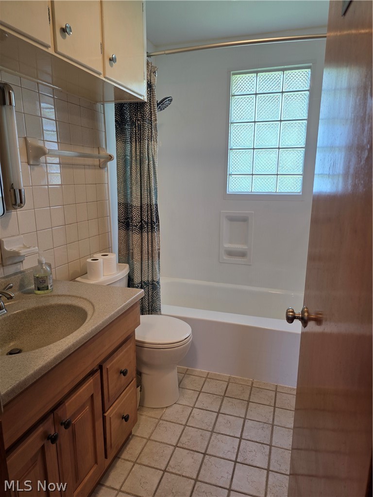 2559 Wilson Sharpsville Road Cortland OH 44410