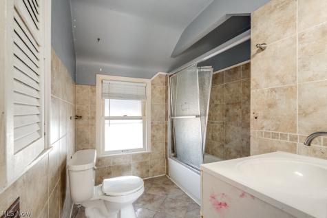 860 E 232nd Street Euclid OH 44123