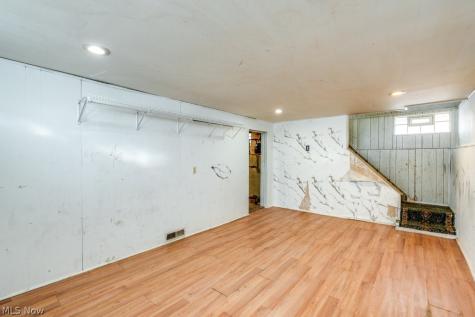 860 E 232nd Street Euclid OH 44123