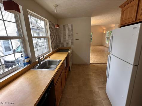 19520 Shelton Drive Cleveland OH 44110