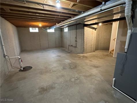 19520 Shelton Drive Cleveland OH 44110