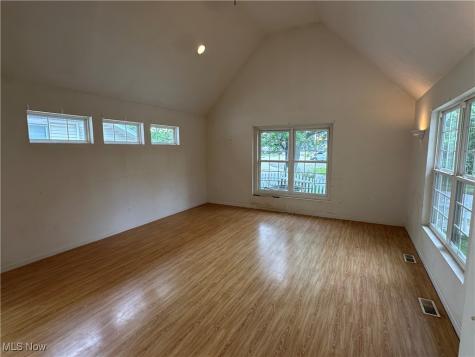 19520 Shelton Drive Cleveland OH 44110