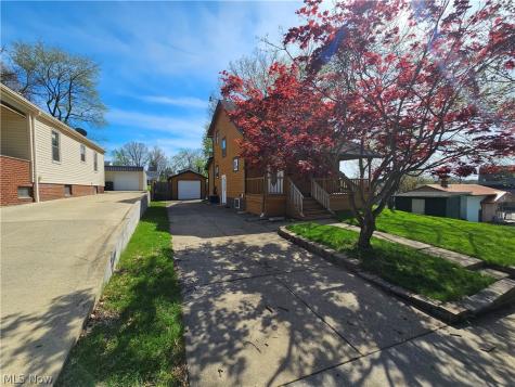 18 Youtz Avenue Akron OH 44301