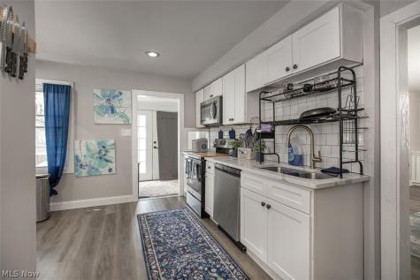 982 Roanoke Road Cleveland Heights OH 44121