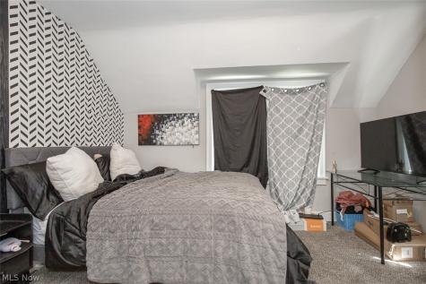 982 Roanoke Road Cleveland Heights OH 44121